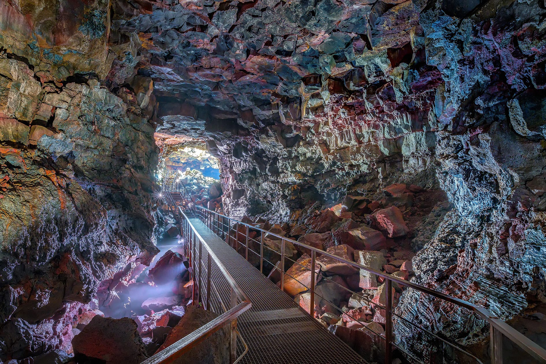 golden circle and lava tunnel tour