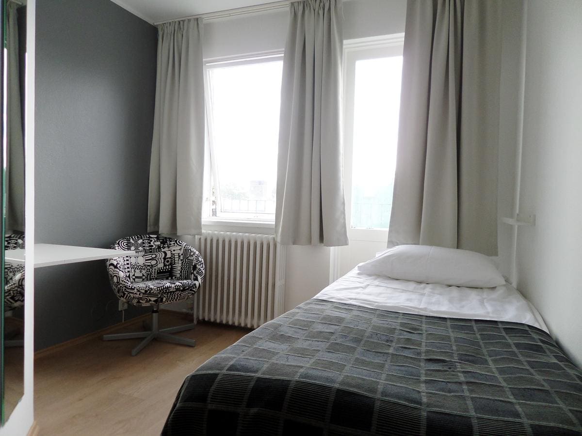 METROPOLITAN HOTEL REYKJAVIK intelligence overview