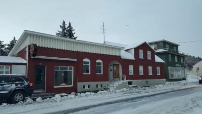 Grand-Inn Bar and Bed