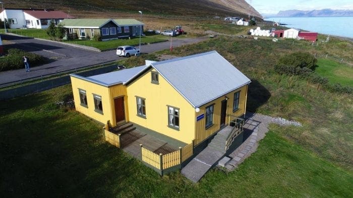 Blómsturvellir Holiday Home