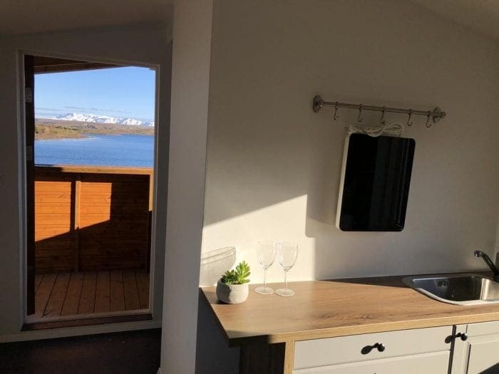 Cozy Reykjavik cottage by a lake, Northern lights view