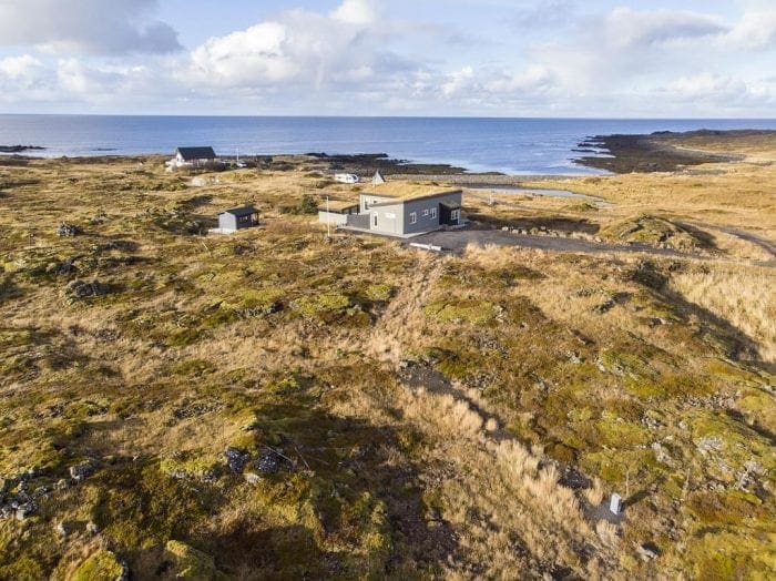 Hvassahraun Cabin by the Sea