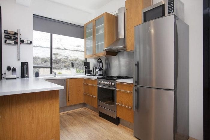 Impundu antique locale