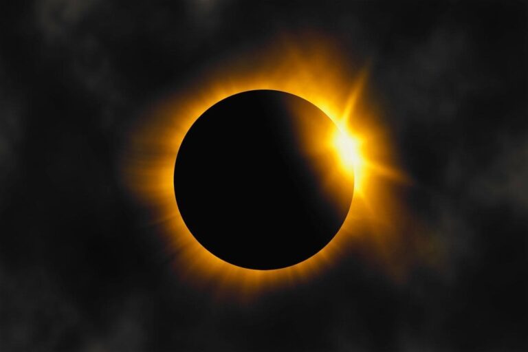 Live the Total Solar Eclipse 2026 in Iceland