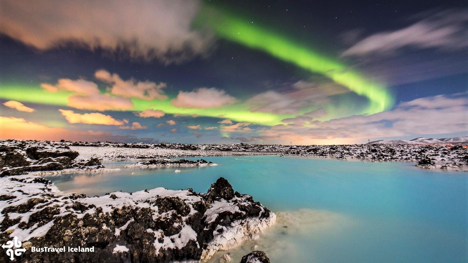 Golden Circle, Blue Lagoon & Northern Lights Small Group Tour with Admission