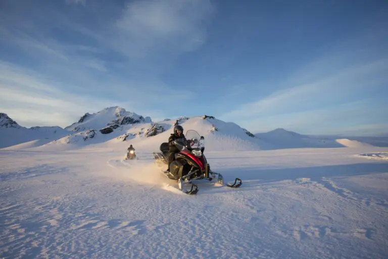 Hot Spring et Cool Glacier, motoneige et Secret Lagoon