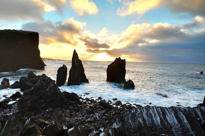Blue Lagoon Premium & Reykjanes Peninsula | Private day Tour in a Mercedes Benz