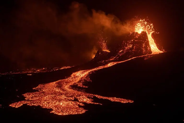 Private Litli Hrutur Active Volcano adventure