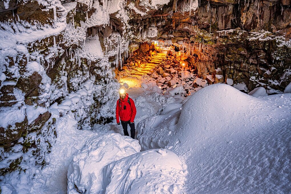 Horse Riding & Caving From Reykjavík