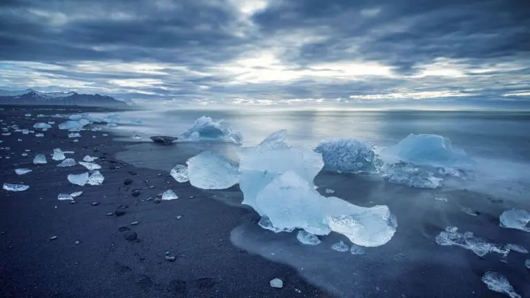 Private Jökulsárlón Glacier Lagoon & Diamond Beach Tour from Reykjavík