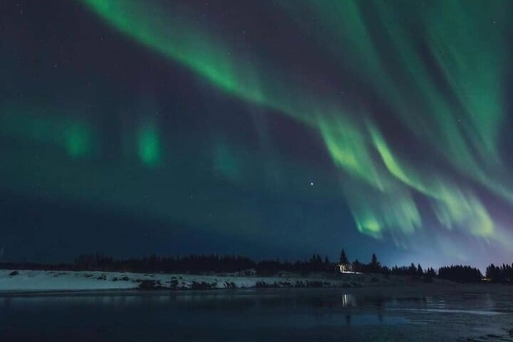 Private Northern Lights Tour with Hot Chocolate in Iceland