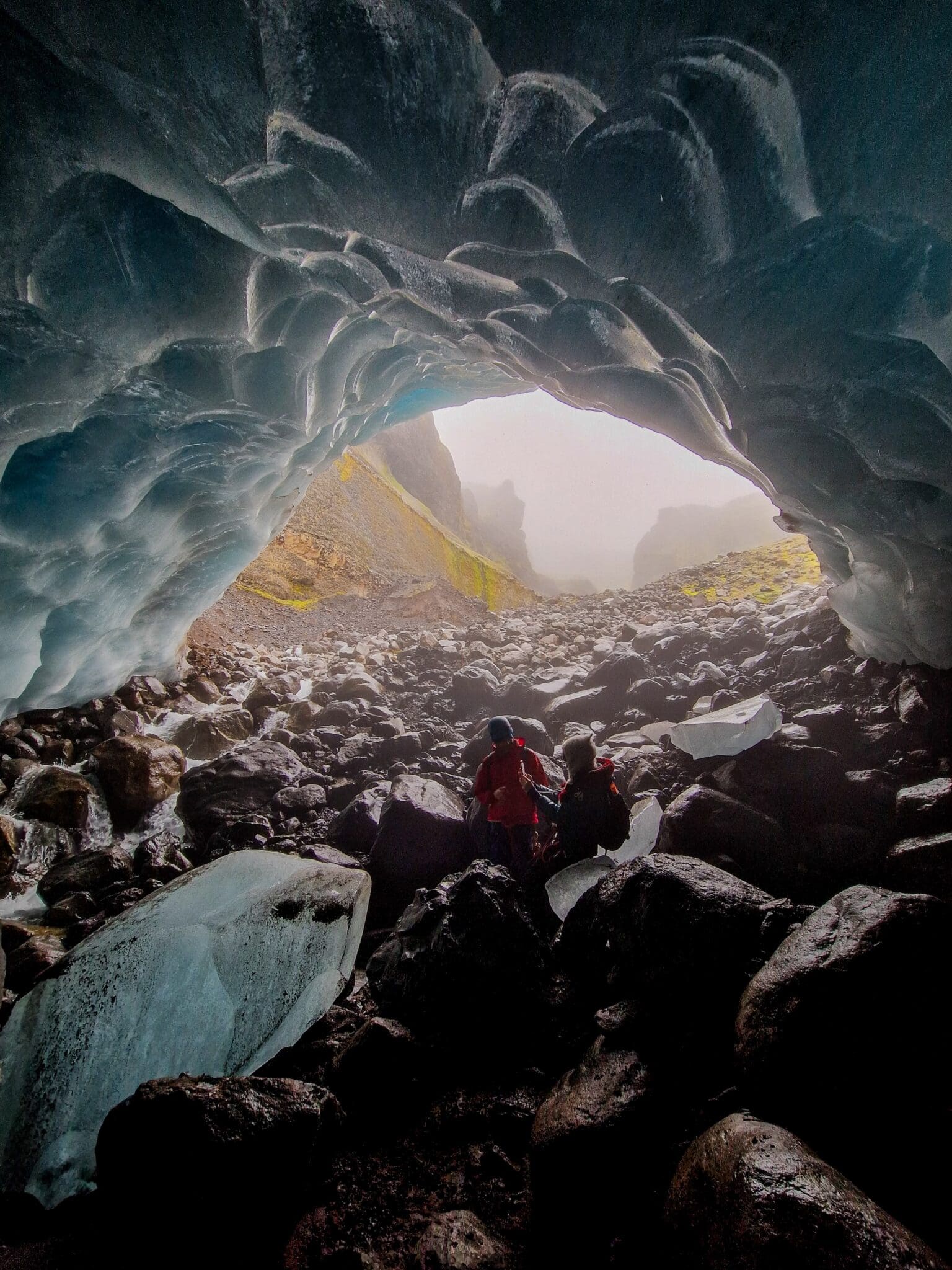 Versteckte Eishöhle und Gletscherwanderung (Volltag (Winter)