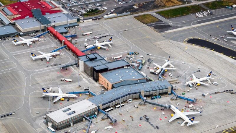 ケプラヴィーク空港からレイキャビクまでの専用送迎