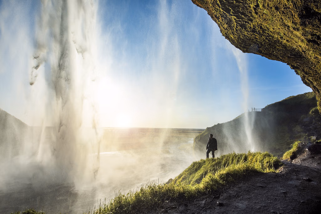 South Coast Explorer – Waterfalls, Black Beaches & Glacier Views