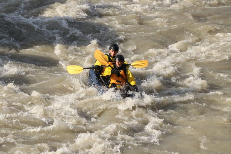 Paseo en el río Kayak