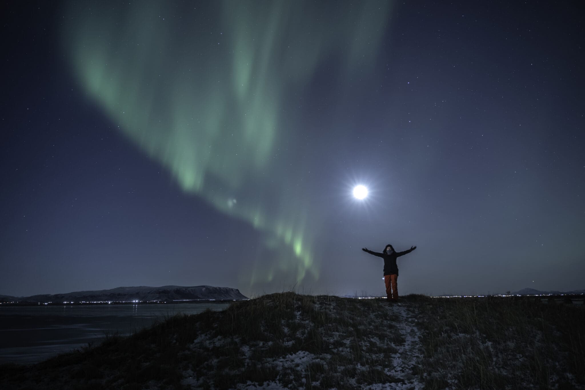 Private Northern Lights Hunt: Minivan