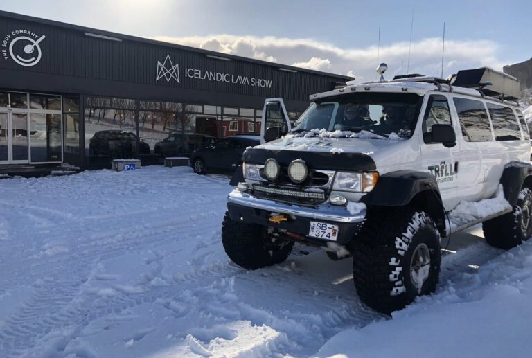 Privado Katla Ice Cave ñanero Super Jeep de Vik