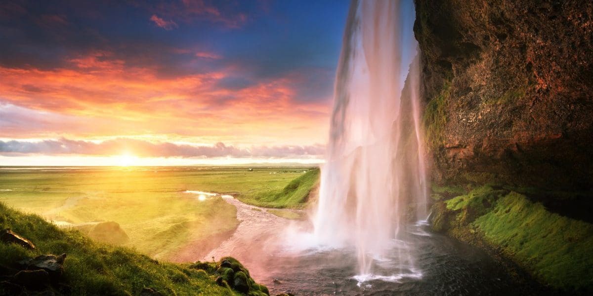 8-Day Iceland Self-drive Tour | Waterfall Chasing