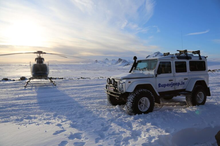 DT 331 Private Luxury Golden Circle and Helicopter back to Reykjavík