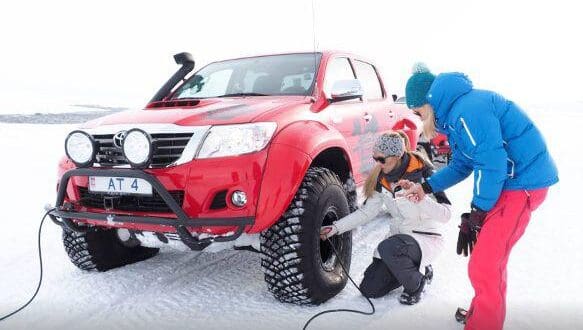 Golden Circle and Natural Ice Cave Jeep tour