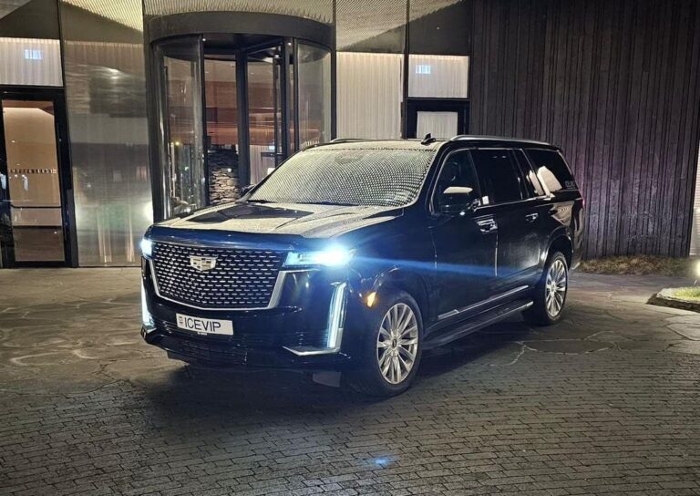 私人接送:凯夫拉维克机场 → 雷克雅未克凯迪拉克凯雷德 ESV 600 (SUV 5 Pax)