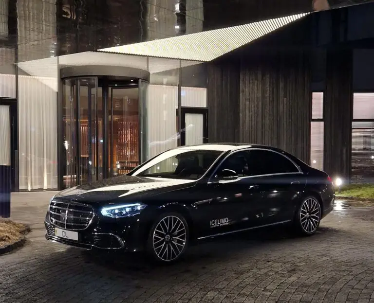 Private Transfer Keflavik Airport → Reykjavik. VIP SEDAN 2 Pax.