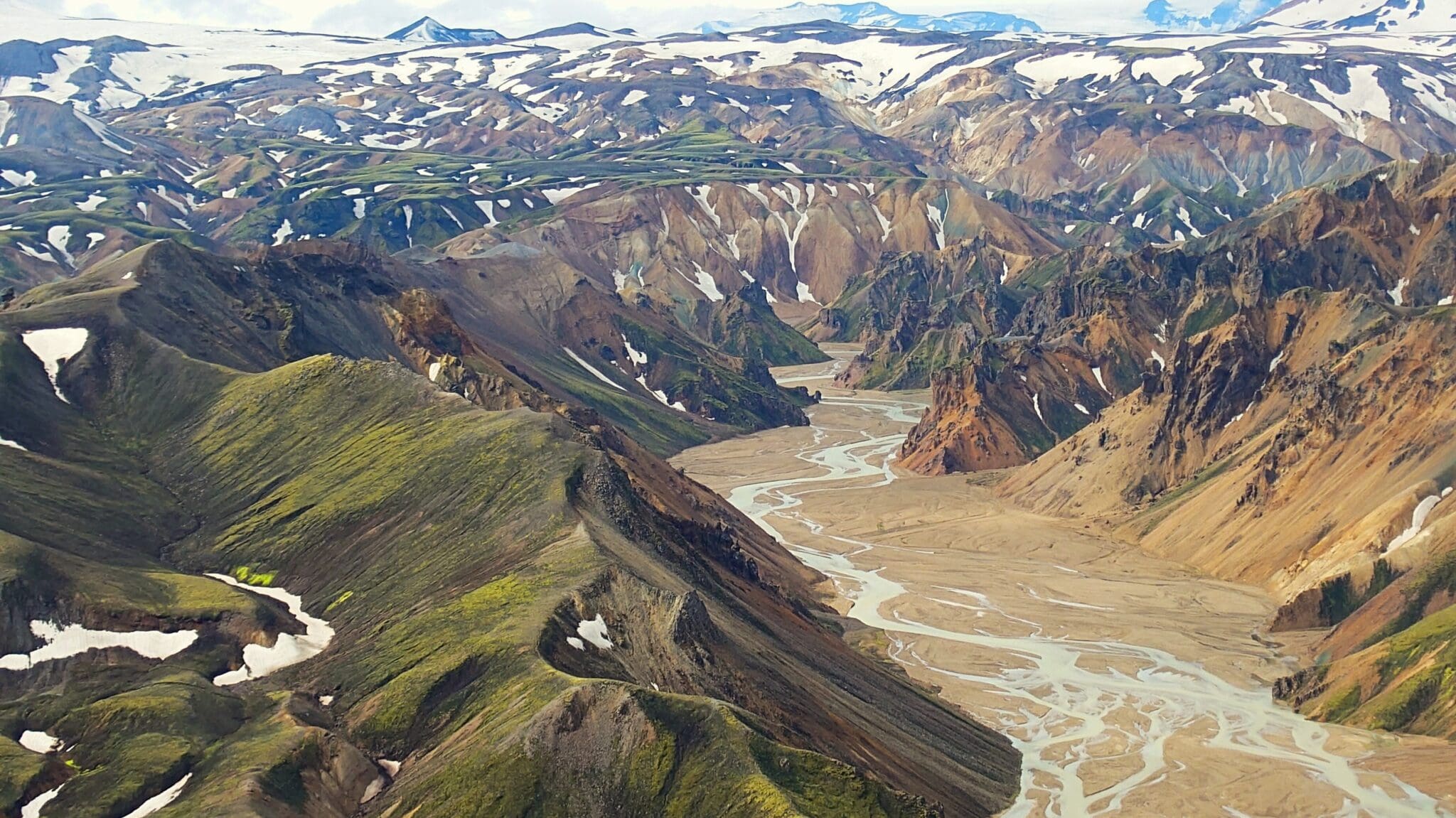 Ultimate Iceland Helicopter Tour from Skaftafell – Craters, Glaciers & Highland Peaks