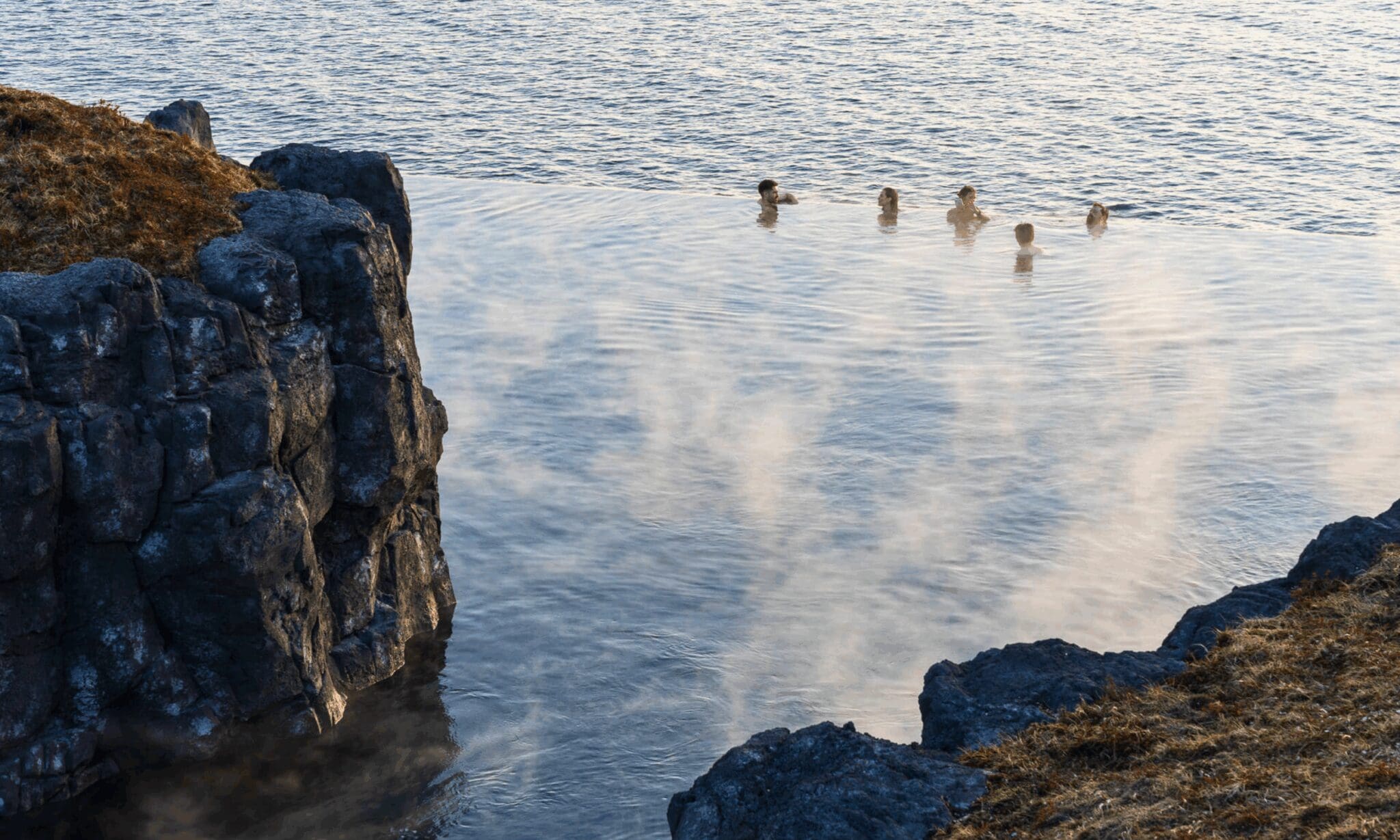 Golden Circle Elite: Friðheimar Farm & Sky Lagoon
