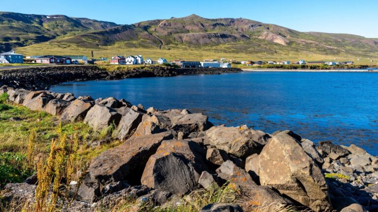 Lundar og tindar: Borgarfjörður Eystri Ferð frá Saugisfjörð