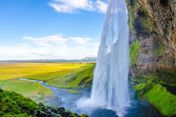 Private South Coast Tour: A Journey to Iceland’s Stunning Shore