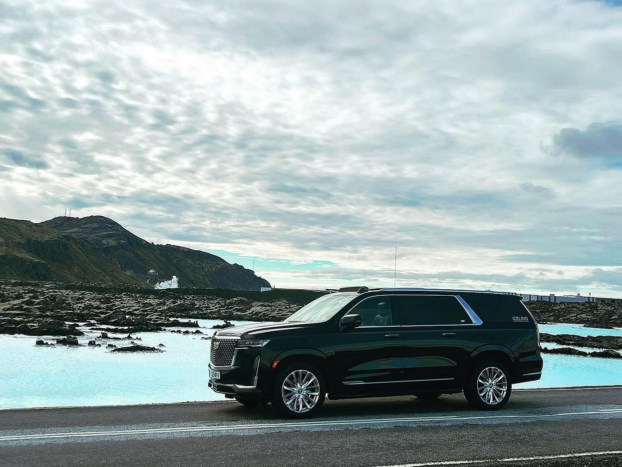 Private transport Reykjavik – Hvammsvik Hot Springs transfer with 3h wait – SUV 5 Pax