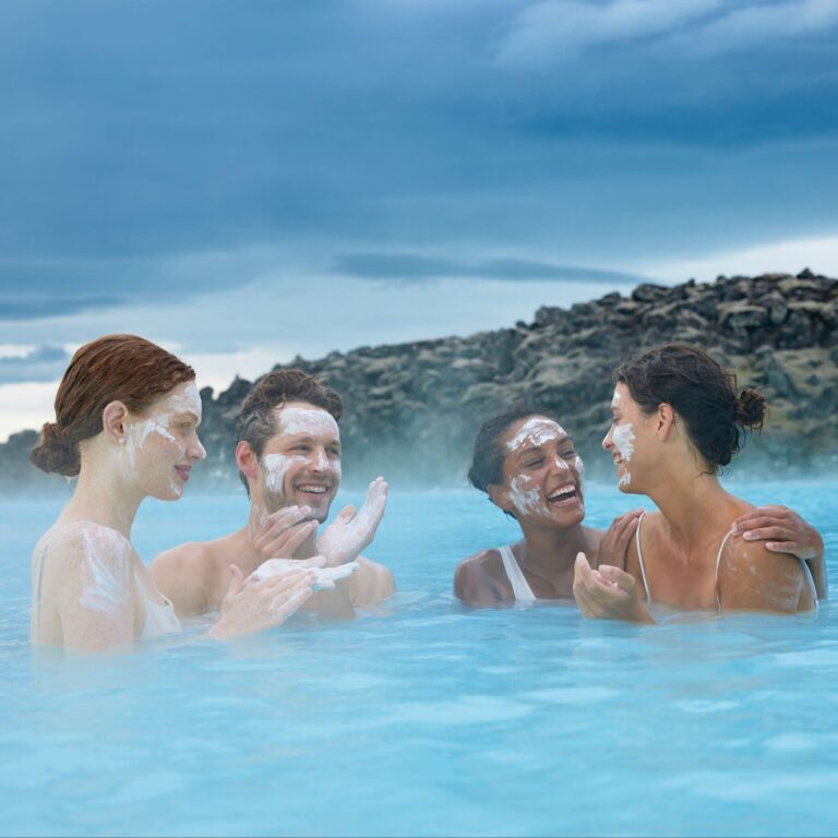 Private Reykjavík to KEF Airport Transfer with Blue Lagoon Stop