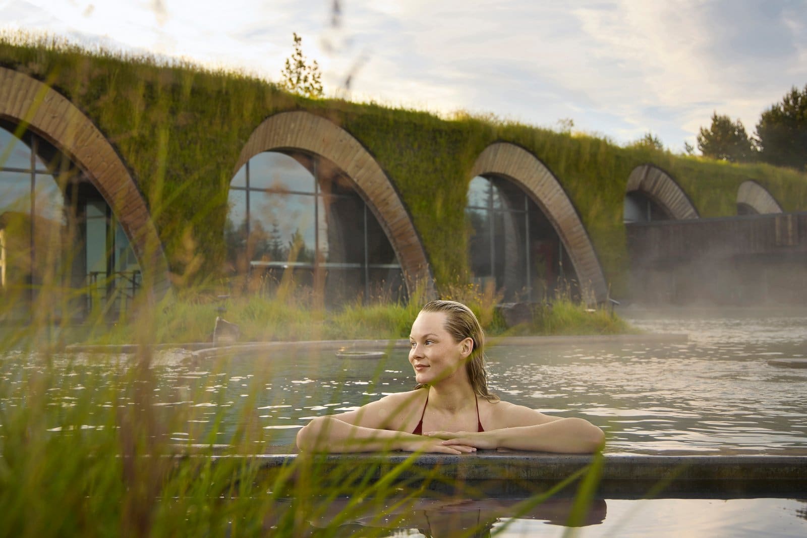 Laugarás Lagoon Lerki – Premium entry with extra amenities