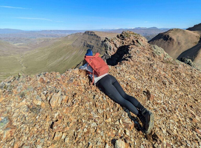 Day Hike to Moskardshnjukar: The Knife’s Edge