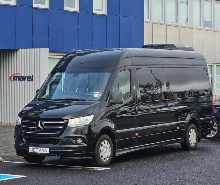 Trasferimento privato Reykjavík → Laguna Blu Jetvan 10 pax
