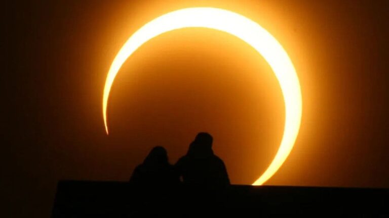 Total Solar Eclipse 2026: Tour met kleine groepen vanuit Reykjavík