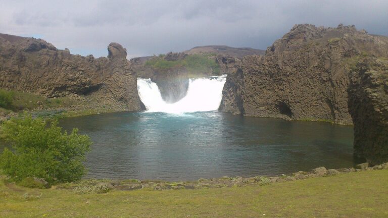 Hjálparfoss