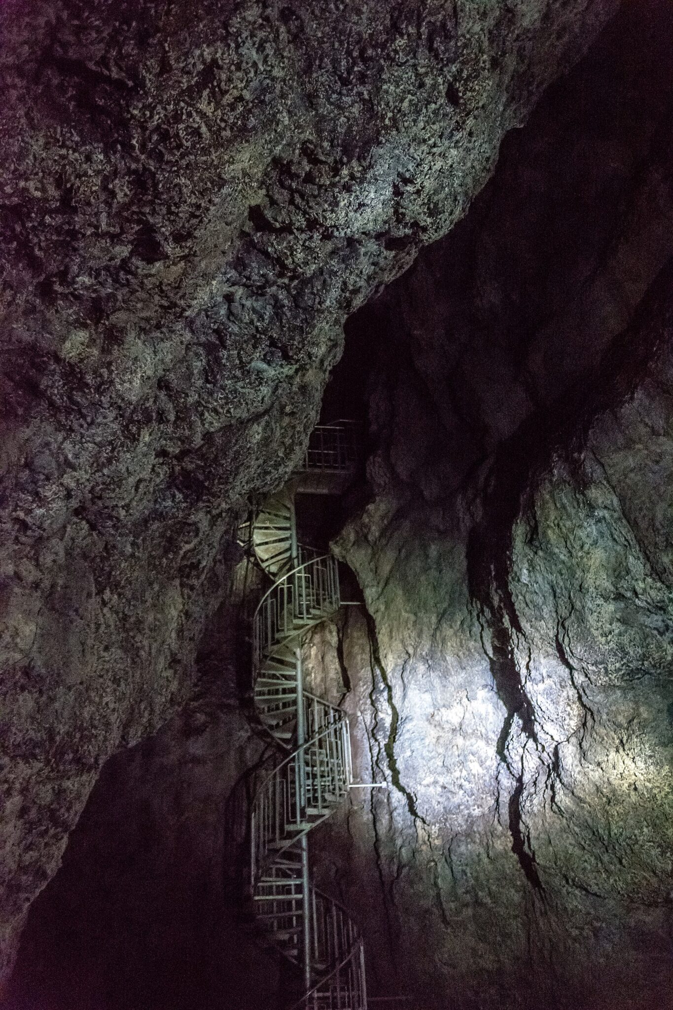 Vatnshellir Cave