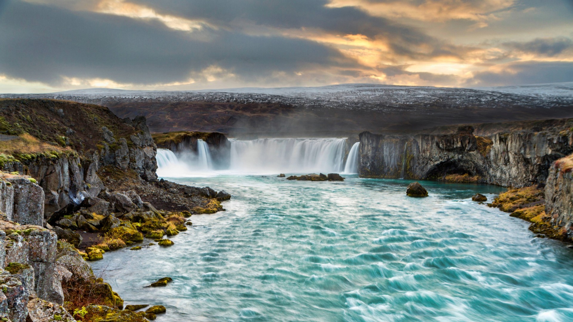 Private Goðafoss & GeoSea Baths Tour from Akureyri